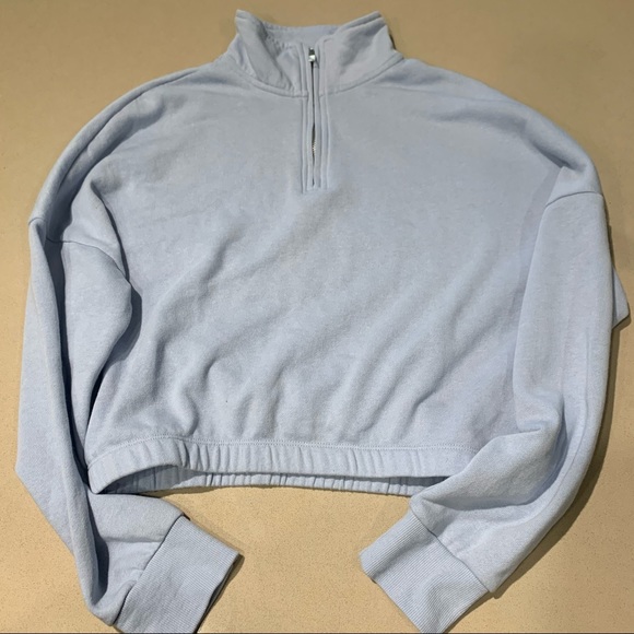 Garage Sweaters - Baby blue crop pullover